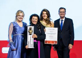 HERMES.Wirtschafts.Preis – Familie &amp; Beruf übergibt Preis an Unternehmerin des Jahres in der Kategorie „Frauen“