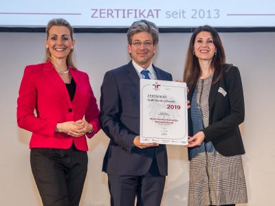 Bundesministerin Christine Aschbacher überreicht staatliches Gütezeichen an KELAG-Kärntner Elekrizitäts- Aktiengesellschaft