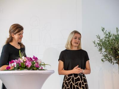 Mag. Elisabeth Wenzl und SL Bernadett Humer, Msc